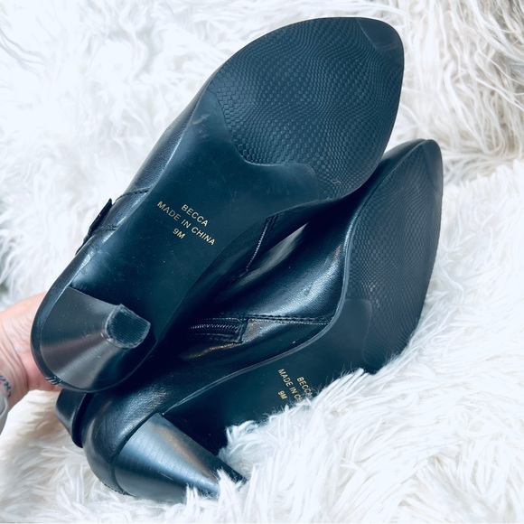 Apostrophe Faux LEATHER Heeled Bootie Boots - Picture 5 of 7